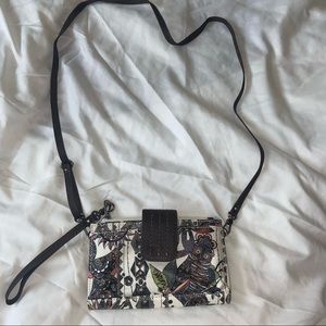 SAKROOTS PHONE BAG